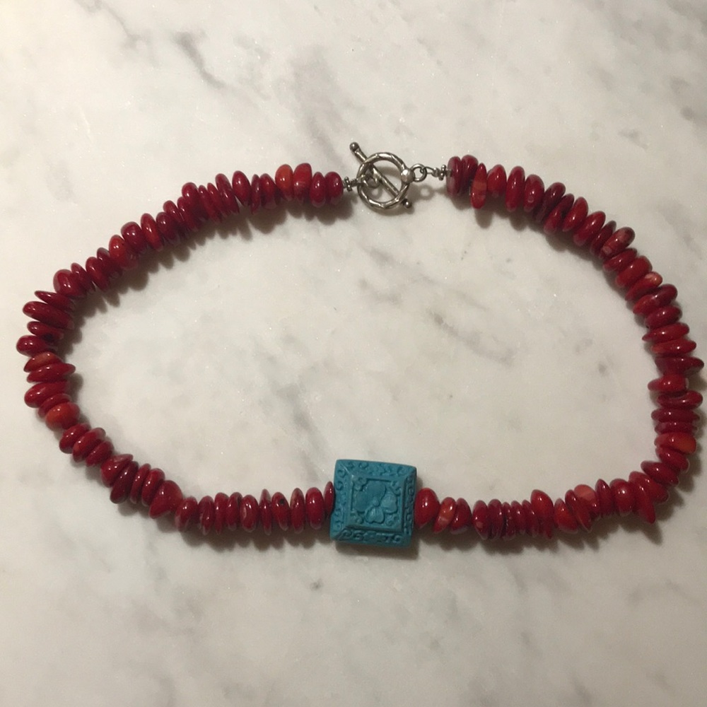 Necklace with real coral beads